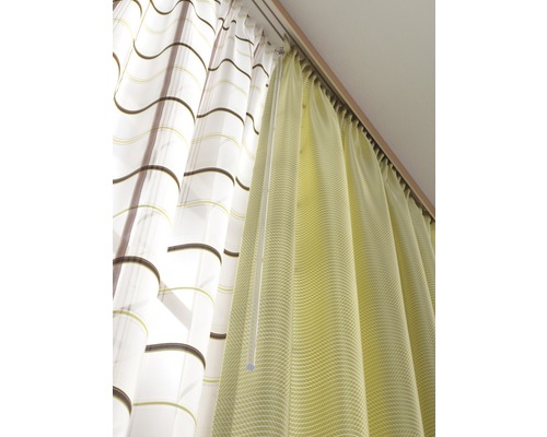 Gardinenstange mit Vorhängen