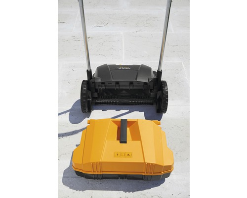 Kehrmaschine mit Auffangbehälter