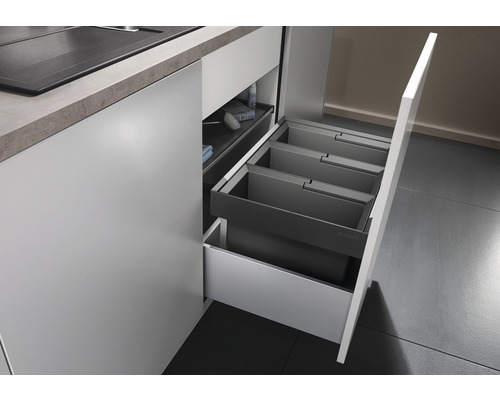 Küchenschrank mit Mülltrennsystem und Auszügen