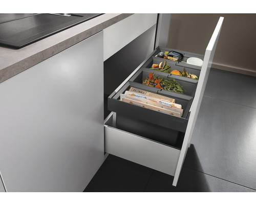 Küchenunterschrank mit Abfalltrennsystem und Auszug