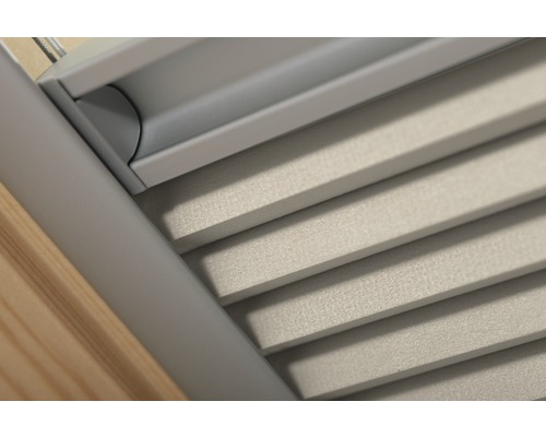 Detailansicht einer Dachfensterjalousie