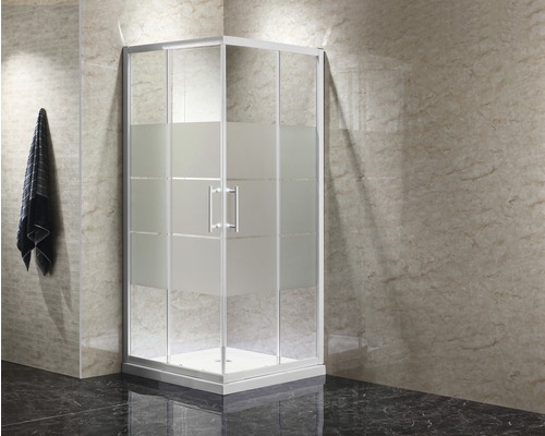 Eckdusche mit Milchglaselementen im Badezimmer