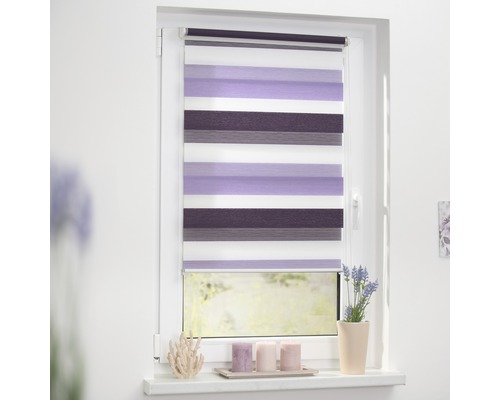 Fenster mit Doppelrollo zur Lichtregulierung