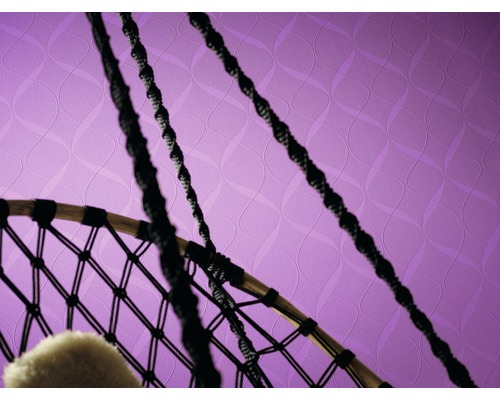 Hängesessel mit geflochtenem Netz und Aufhängeseilen