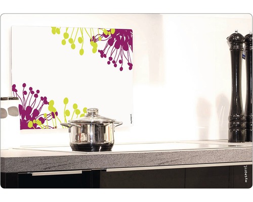 Dekorative Herdabdeckplatte mit Blumenmuster im Küchendesign