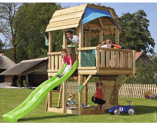 Spielturm Jungle Gym Barn Holz mit Kletterwand, Balkon, Sandkasten und Rutsche in der Farbe hellgrün, 439x208x322 cm