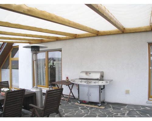 Terrasse mit Holzüberdachung, Grill und Heizstrahler