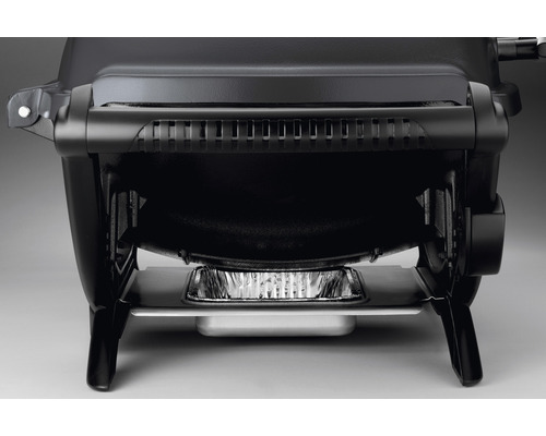 Detailansicht eines Holzkohlegrills mit Tropfschale