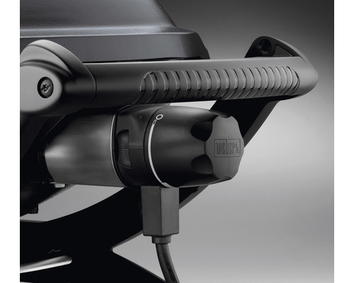 Detailansicht eines Weber Grills mit Bedienknopf und Kabel