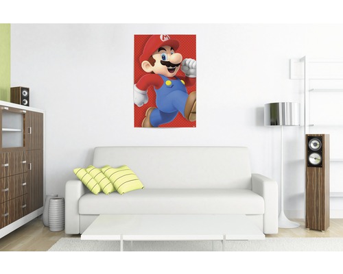 Dekoratives Mario-Poster in einem hellen Wohnzimmer