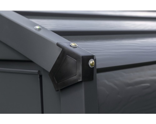 Detailansicht einer Metallgartenbox mit Eckverbindungen und Schrauben