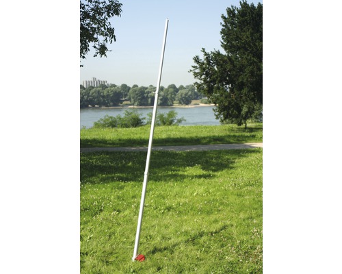 Teleskop-Wäschespinne aus Aluminium auf einer Wiese