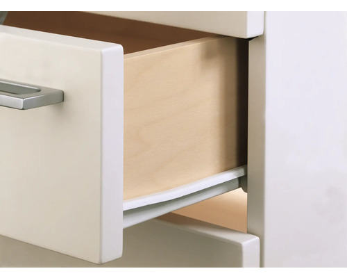 Detailaufnahme eines offenen Schubladenelements mit Griff