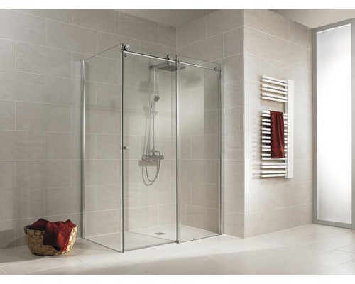 Schiebetür mit Seitenwand Schulte ExpressPlus Masterclass 900x1400x2000 mm Festteil rechts Echtglas Klar hell chromoptik mit schmutzabweisender Glasbeschichtung Duschkabine aus Glas mit Schiebetür und Handtuchwärmer im Badezimmer.