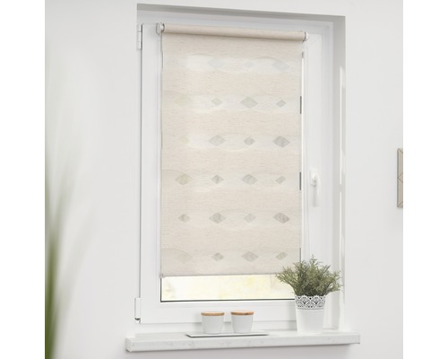 Fenster mit beigem Doppelrollo für Sichtschutz und Verdunkelung