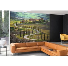 Wandbild mit toskanischer Landschaft mit Straße und Zypressen in einem Wohnzimmer