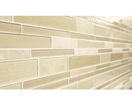 Mosaikfliese mit Glas- und Steinelementen