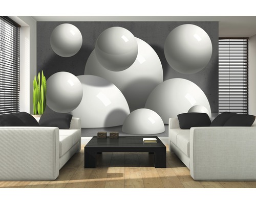 Helles Wohnzimmer mit Sofa, Tisch und Fototapete mit Kugelmotiven