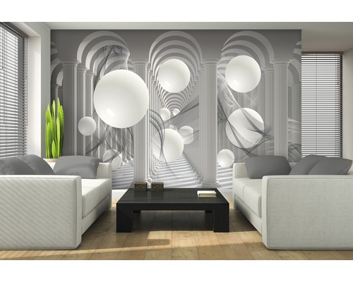 Wohnzimmer mit Tapete mit Säulen und Kugeln als Motiv