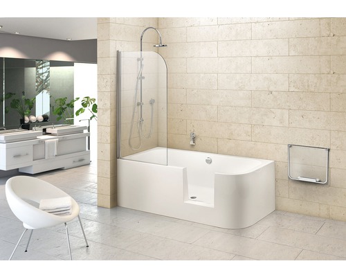Badezimmer mit Badewanne, Duschtrennwand, Waschbecken und Stuhl für eine helle und geräumige Atmosphäre.