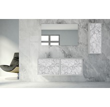 Modernes Badezimmer mit Waschtischunterschrank, Spiegelschrank und Marmoroptik