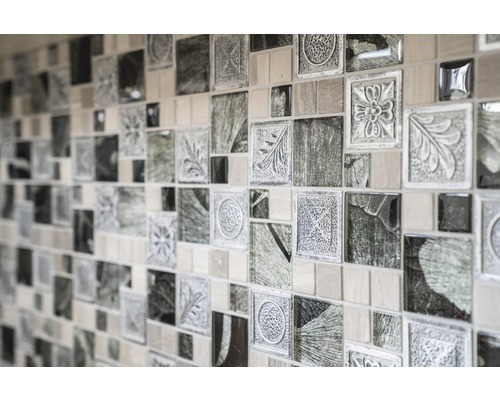 Wandfliesen mit unterschiedlichen Mustern und Texturen für die Wandgestaltung