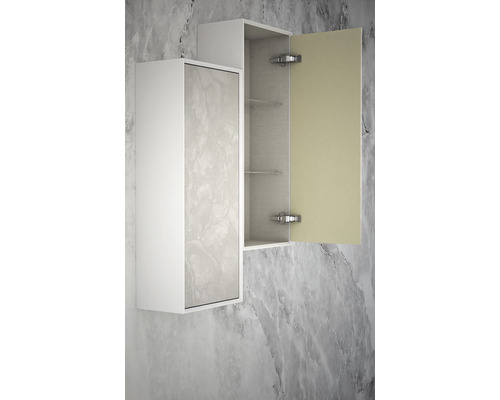 Badezimmerschrank zur Wandmontage mit Marmoroptik und offenen Tür