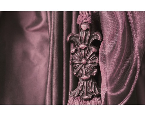 Dekorativer Vorhanghalter mit Vorhängen