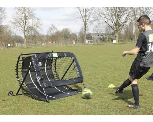 Fußballtor mit Rückprallwand für Fußballtraining im Freien
