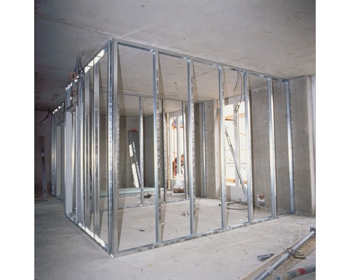 Metallrahmen für Trockenbauwand in einem Rohbau