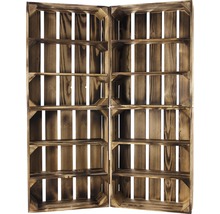 Zwei offene Regale aus Holz