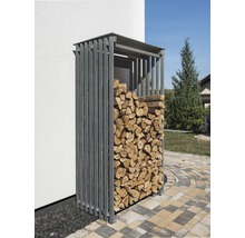 Holzlager aus Metall mit Holzscheiten