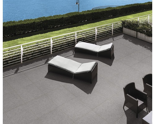 FLAIRSTONE Feinsteinzeug Terrassenplatte Steelgrey rektifizierte Kante 60 cm x 60 cm x 2 cm