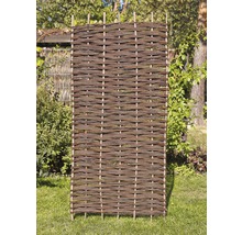 Geflochtener Weidenzaun als Gartenelement