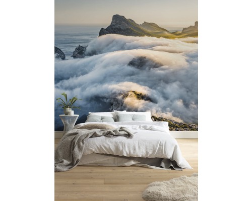 Schlafzimmer mit Fototapete Berglandschaft mit Nebel