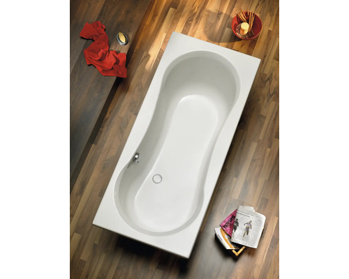 Rechteckige Badewanne aus Sanitäracryl in Badezimmerumgebung