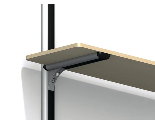 Detailansicht eines Regalsystems mit Regalträgern und einer hellen Holzablage