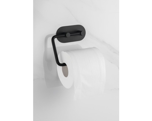 Schwarzer Toilettenpapierhalter mit Toilettenpapierrolle an der Wand