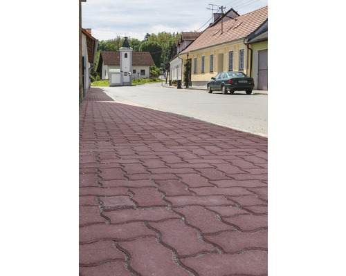 Straßenszene mit Pflastersteinen