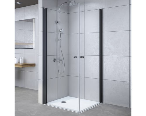 Eckeinstieg mit Drehtür Breuer Elana 1000x1000x2000 mm Echtglas Klar hell schwarz Begehbare Duschkabine mit schwarzen Profilen und Brausegarnitur im Badezimmer