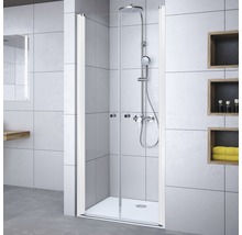 Duschkabine mit Duschtasse und Duscharmatur im Badezimmer