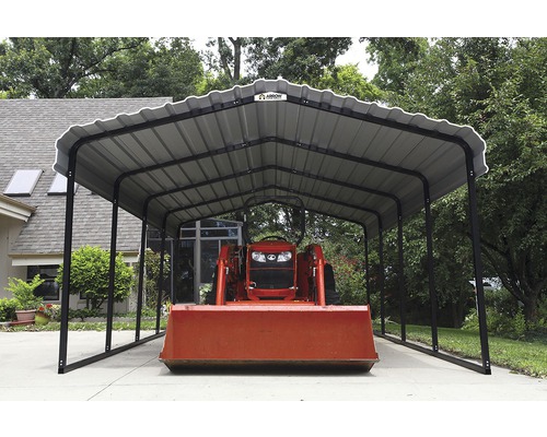 Metall Carport mit Traktor