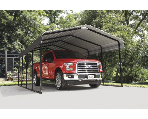 Autoabstellplatz mit rotem Pickup