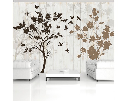 Wohnzimmer mit Wandtattoo mit Baum- und Vogelmotiven