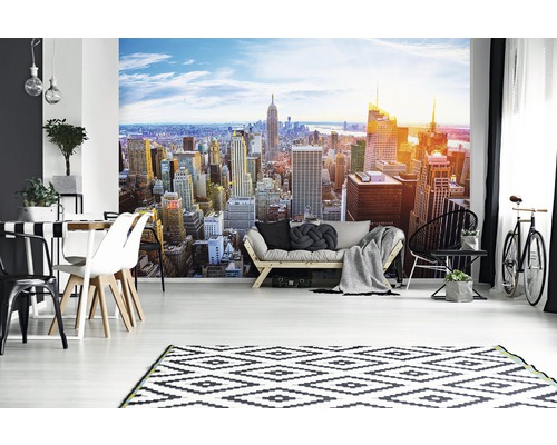 Wohnzimmer mit Fototapete einer New Yorker Skyline