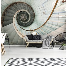Wohnraum mit Fototapete einer Wendeltreppe