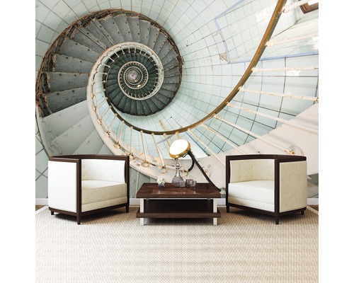 Wohnzimmer mit spiralförmiger Treppe Fototapete, Sesseln und Couchtisch