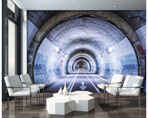 Innenarchitektur mit Tunnel-Fototapete, Sesseln und Tisch