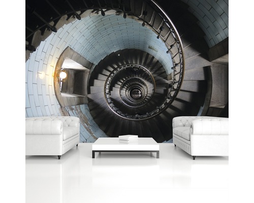 Wandbild mit Wendeltreppe in einem Wohnzimmer