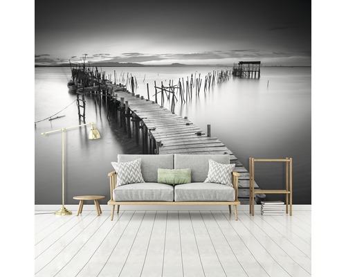 Fototapete mit Stegmotiv in Schwarzweiß für Wohnraumgestaltung